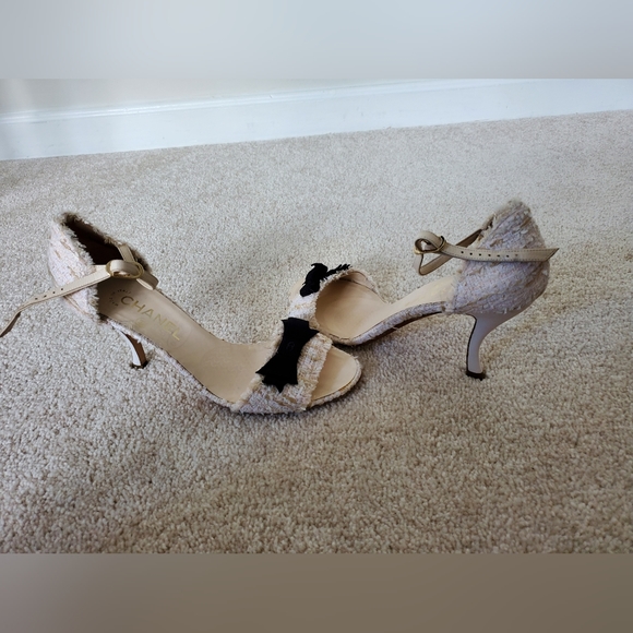 Chanel Pink Fabric Sandals (Size 9.5) - Picture 9 of 9